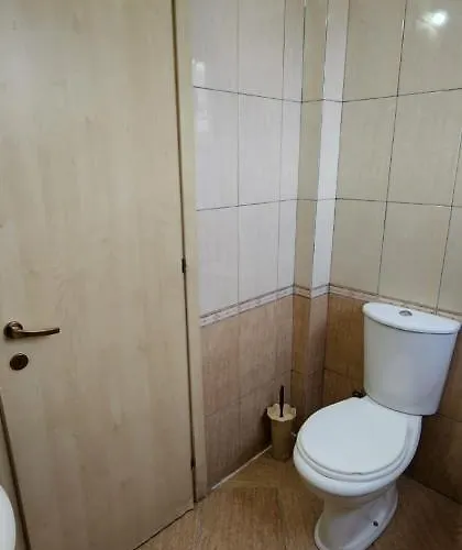 15 Apartmán Golem (Tirana)